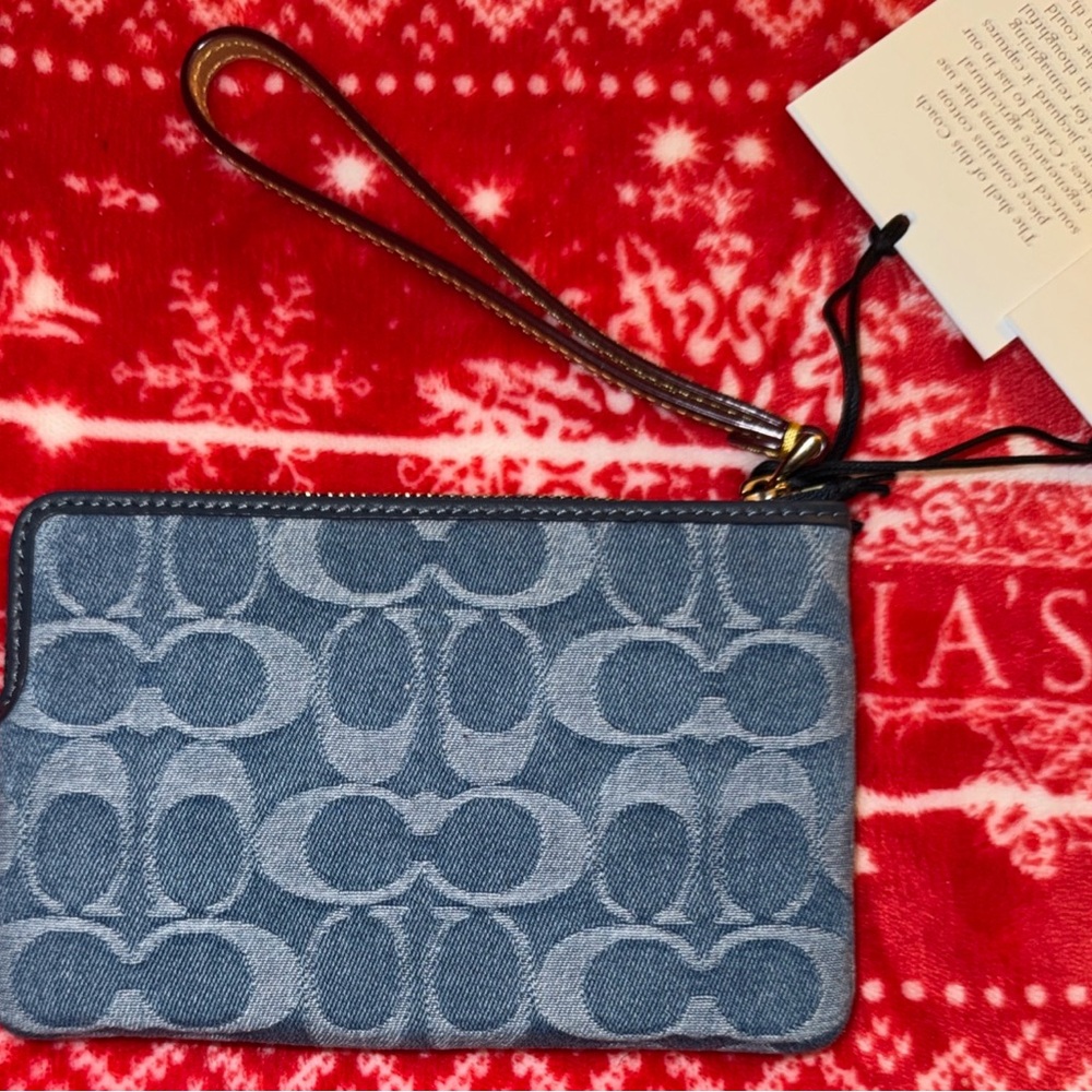 Coach Signature Denim Wristlet w/ too cute Embroidery Patterns, new with tags - Picture 6 of 9